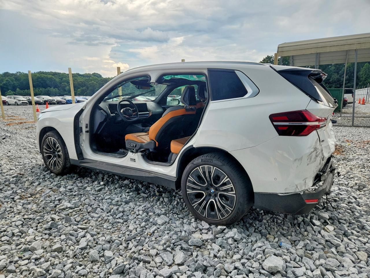 2025 BMW X3 30 XDRIVE — Фото 2 из 13