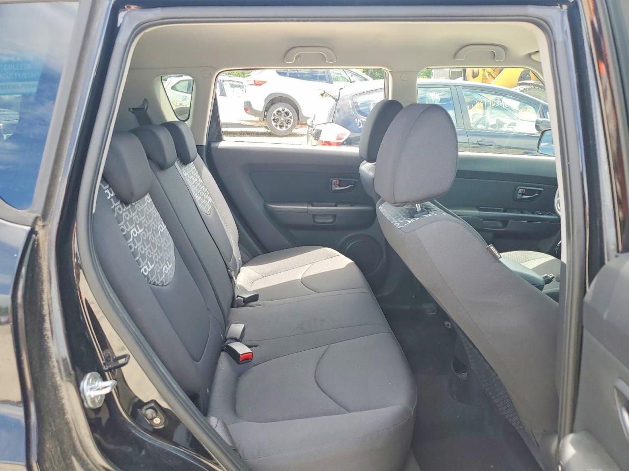 KNDJT2A20A7184064 2010 KIA SOUL photo no. 10