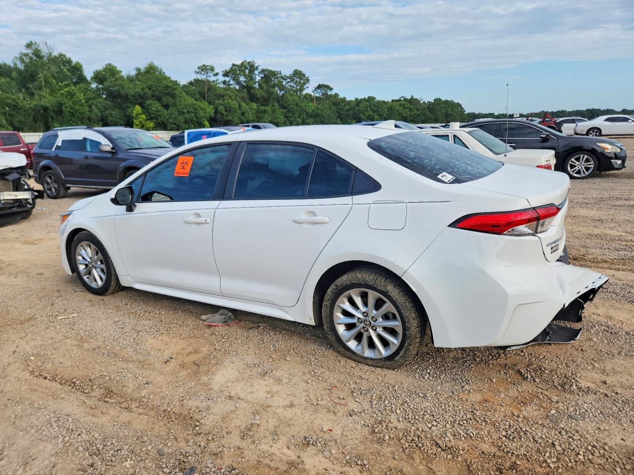 2020 TOYOTA COROLLA LE — Фото 2 из 12