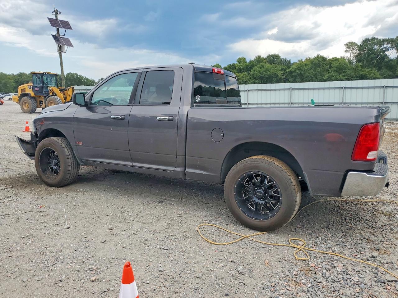 2016 RAM 1500 SLT — Фото 2 из 12