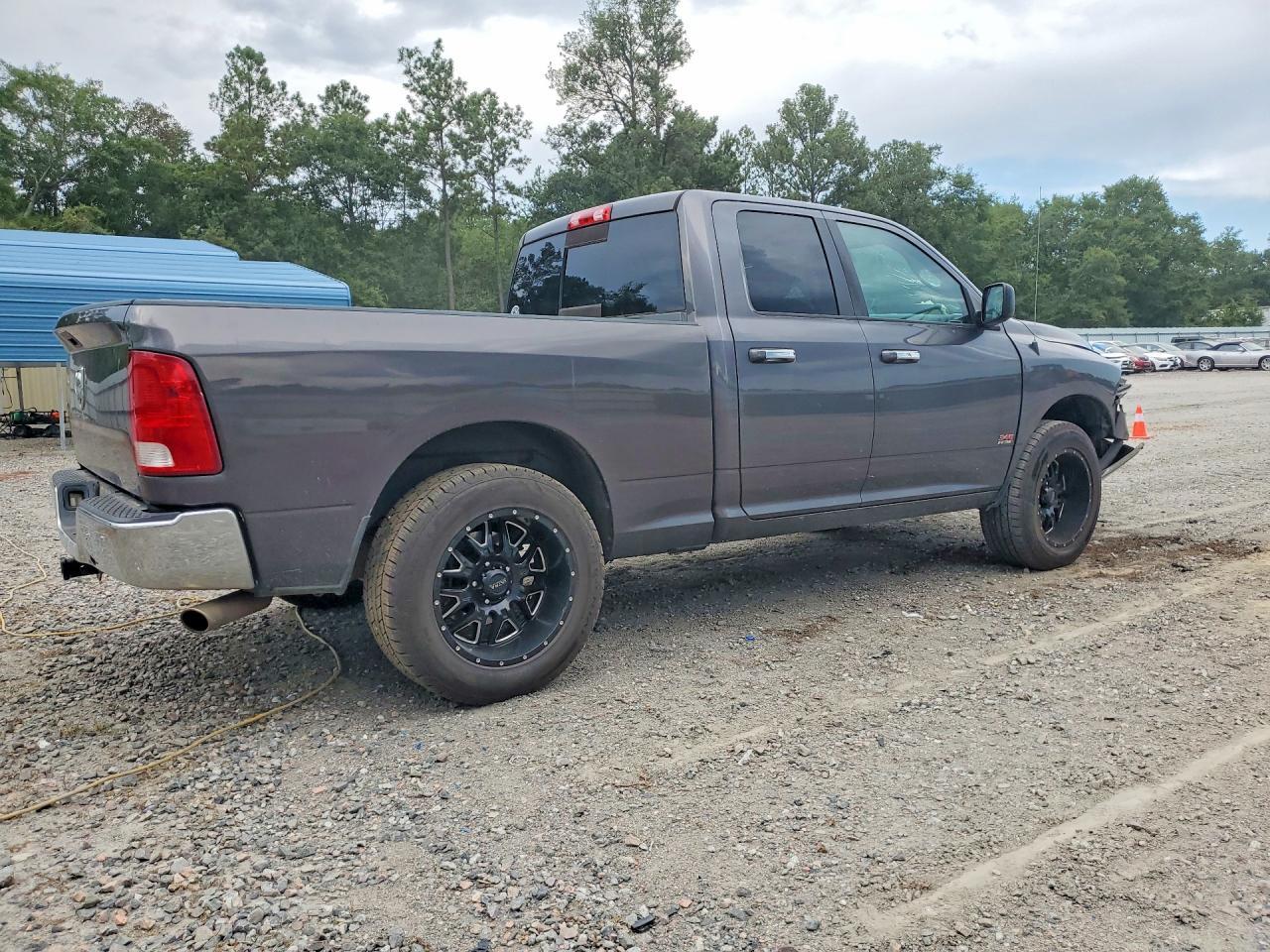 2016 RAM 1500 SLT — Фото 3 из 12