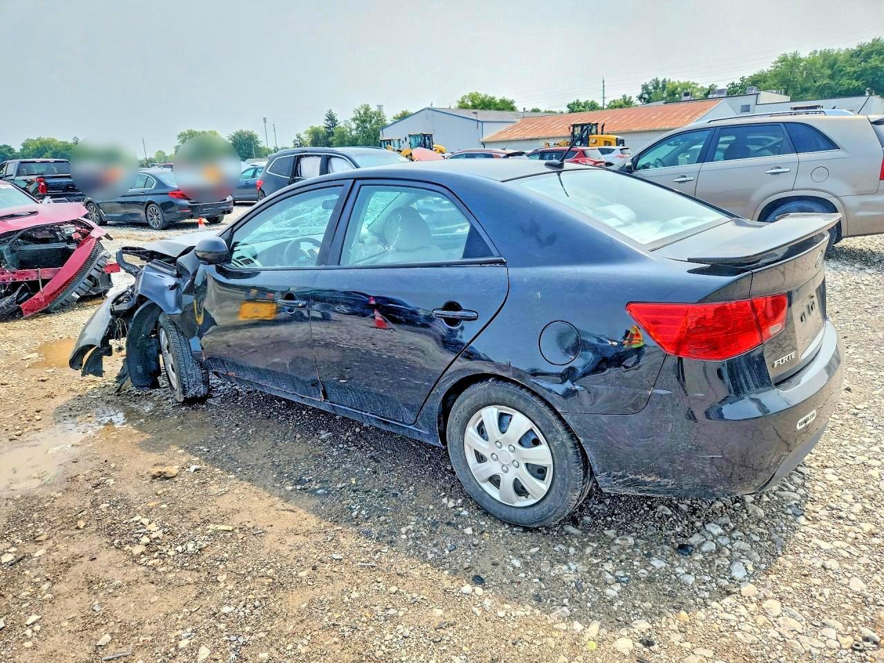 2010 KIA FORTE LX — Фото 2 из 12