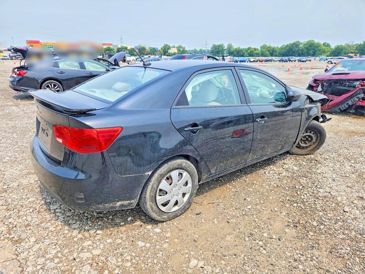 2010 KIA FORTE LX — Фото 3 из 12