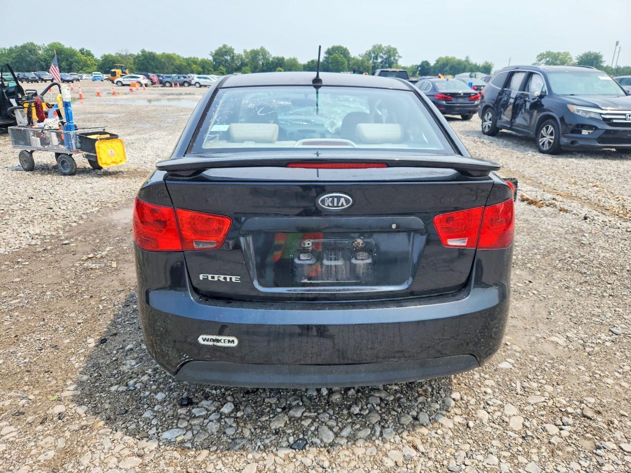 2010 KIA FORTE LX — Фото 6 из 12