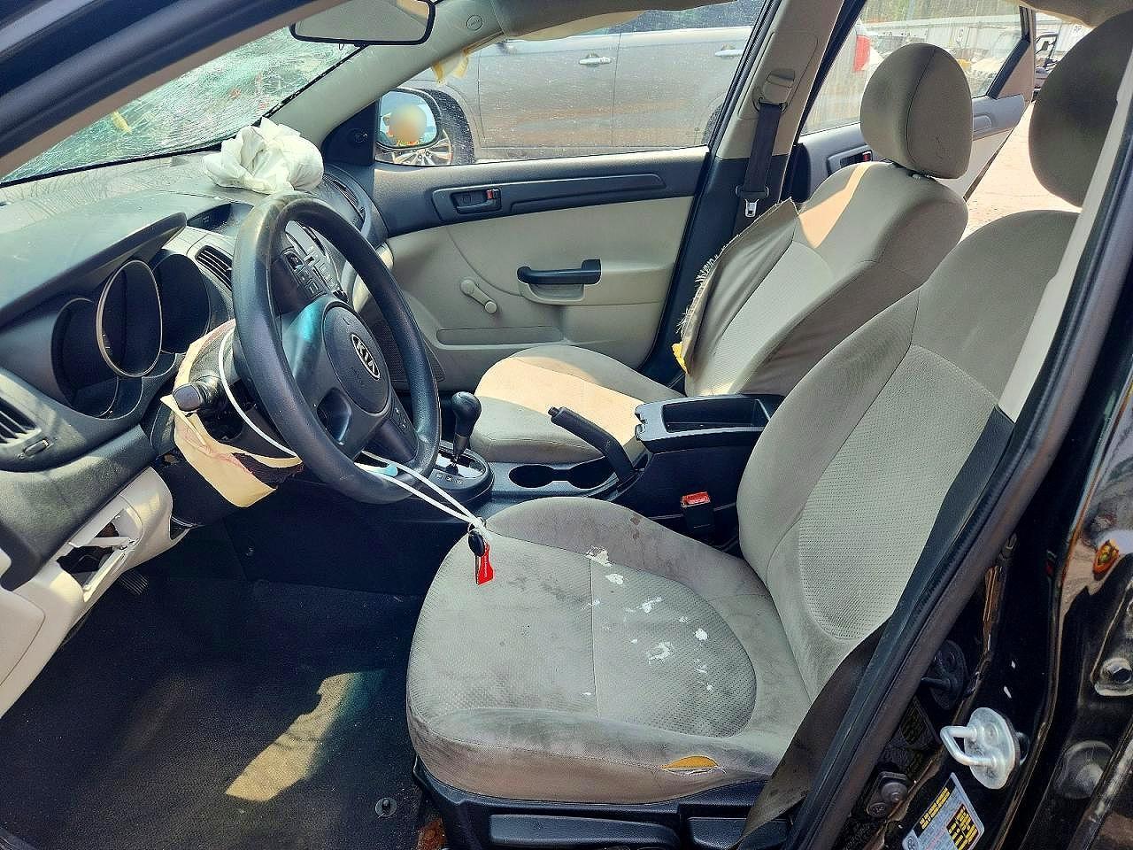 2010 KIA FORTE LX — Фото 7 из 12