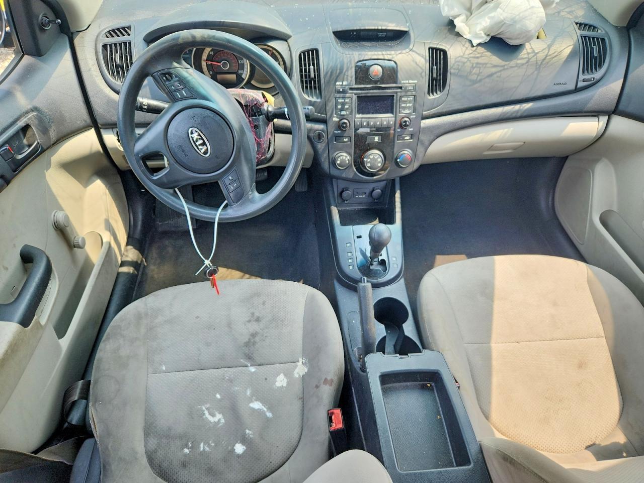 2010 KIA FORTE LX — Фото 8 из 12
