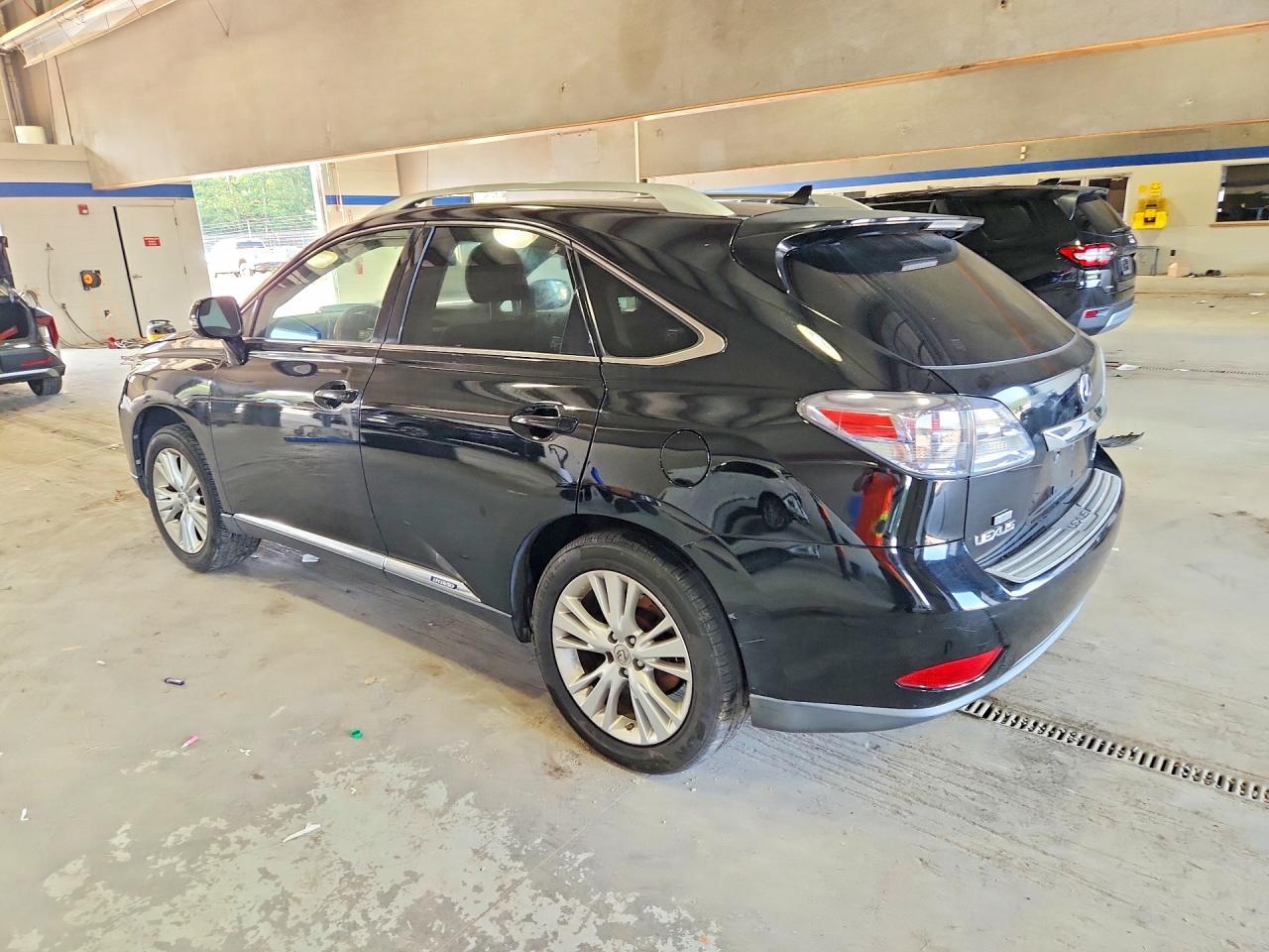 2010 LEXUS RX 450H — Фото 2 из 13