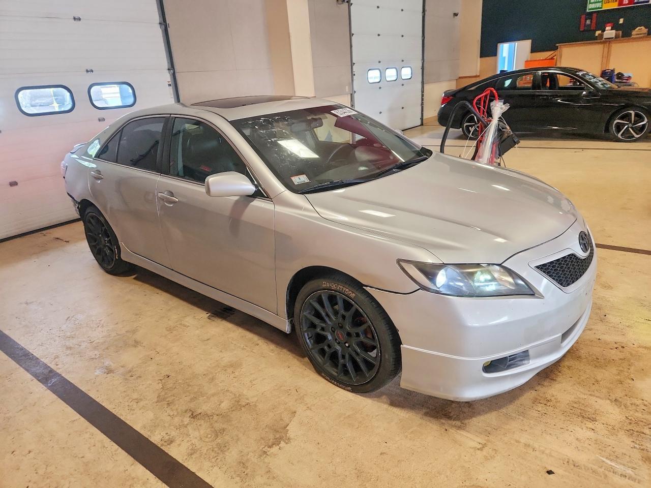 2007 TOYOTA CAMRY SE V6 — Фото 4 из 12