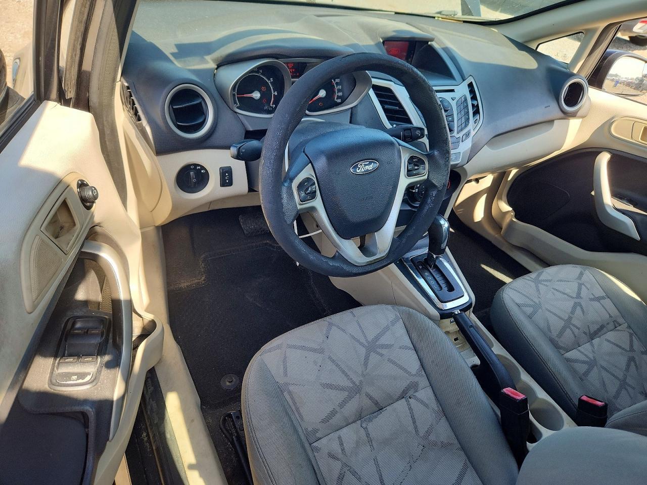 2013 FORD FIESTA SE — Фото 8 из 12