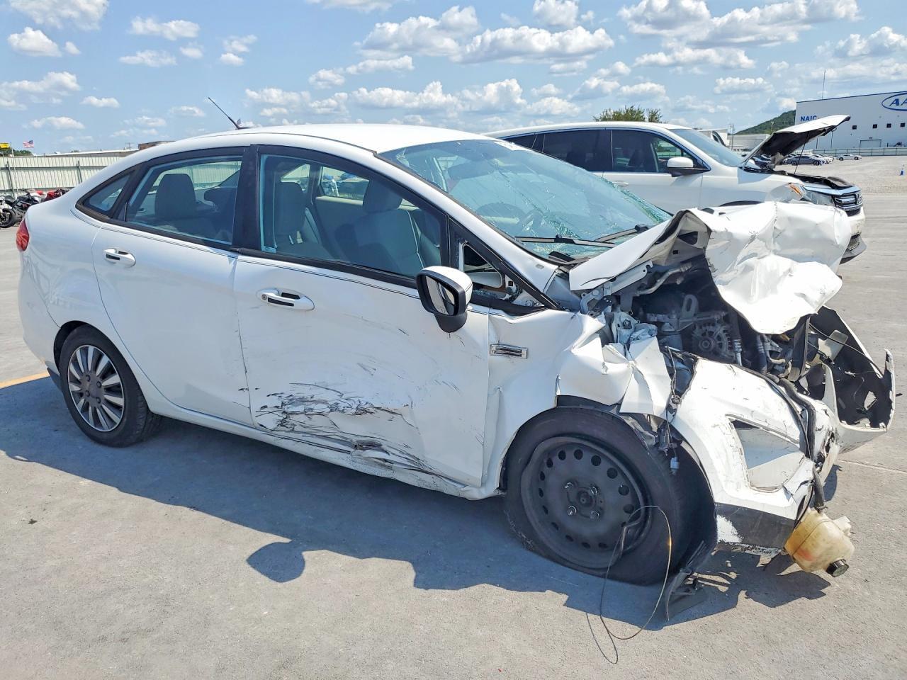 2013 FORD FIESTA S — Фото 4 из 12