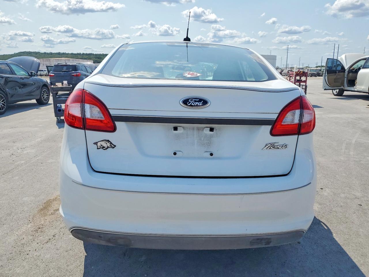 2013 FORD FIESTA S — Фото 6 из 12