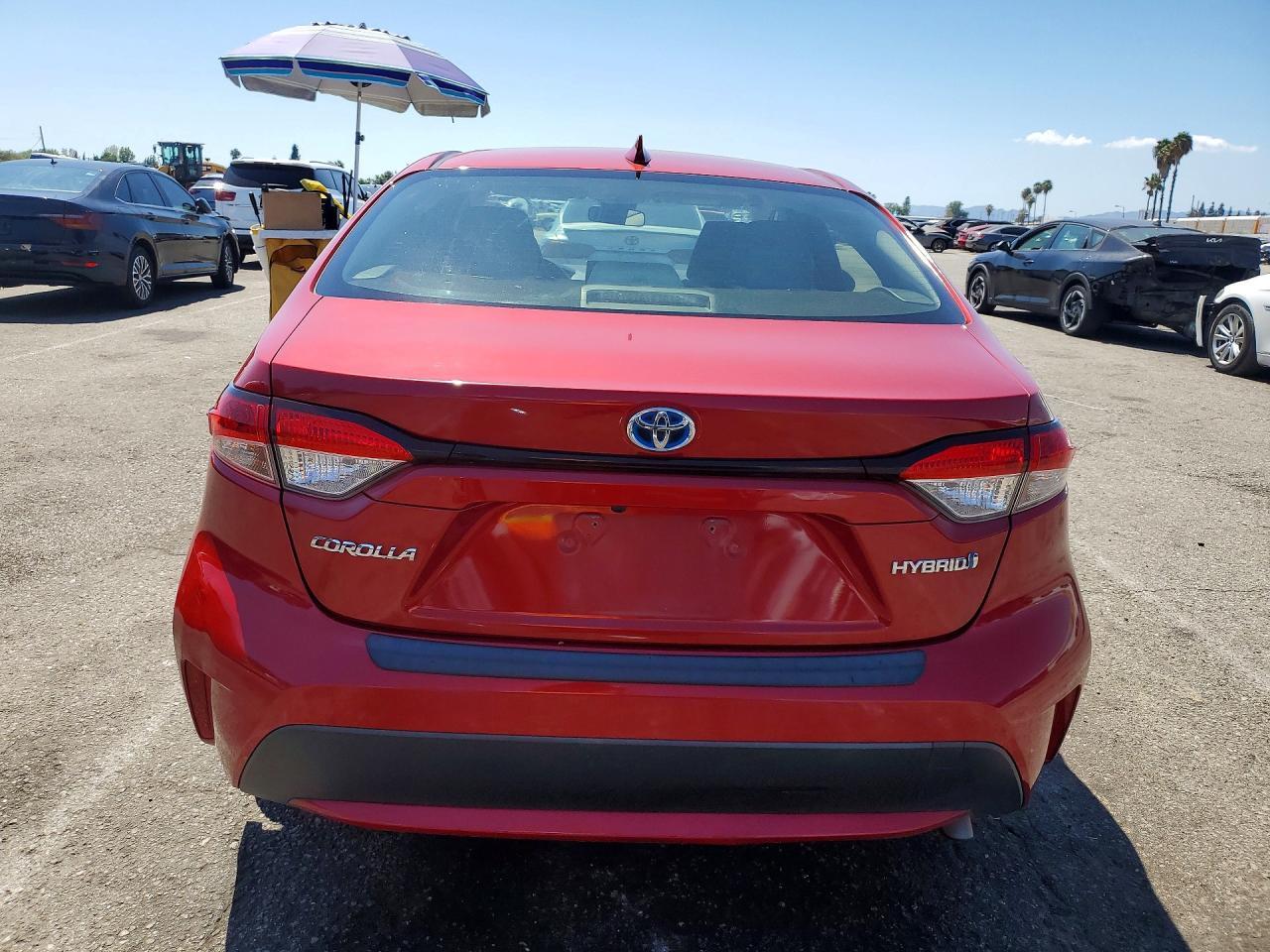 2020 TOYOTA COROLLA LE — Фото 6 из 12