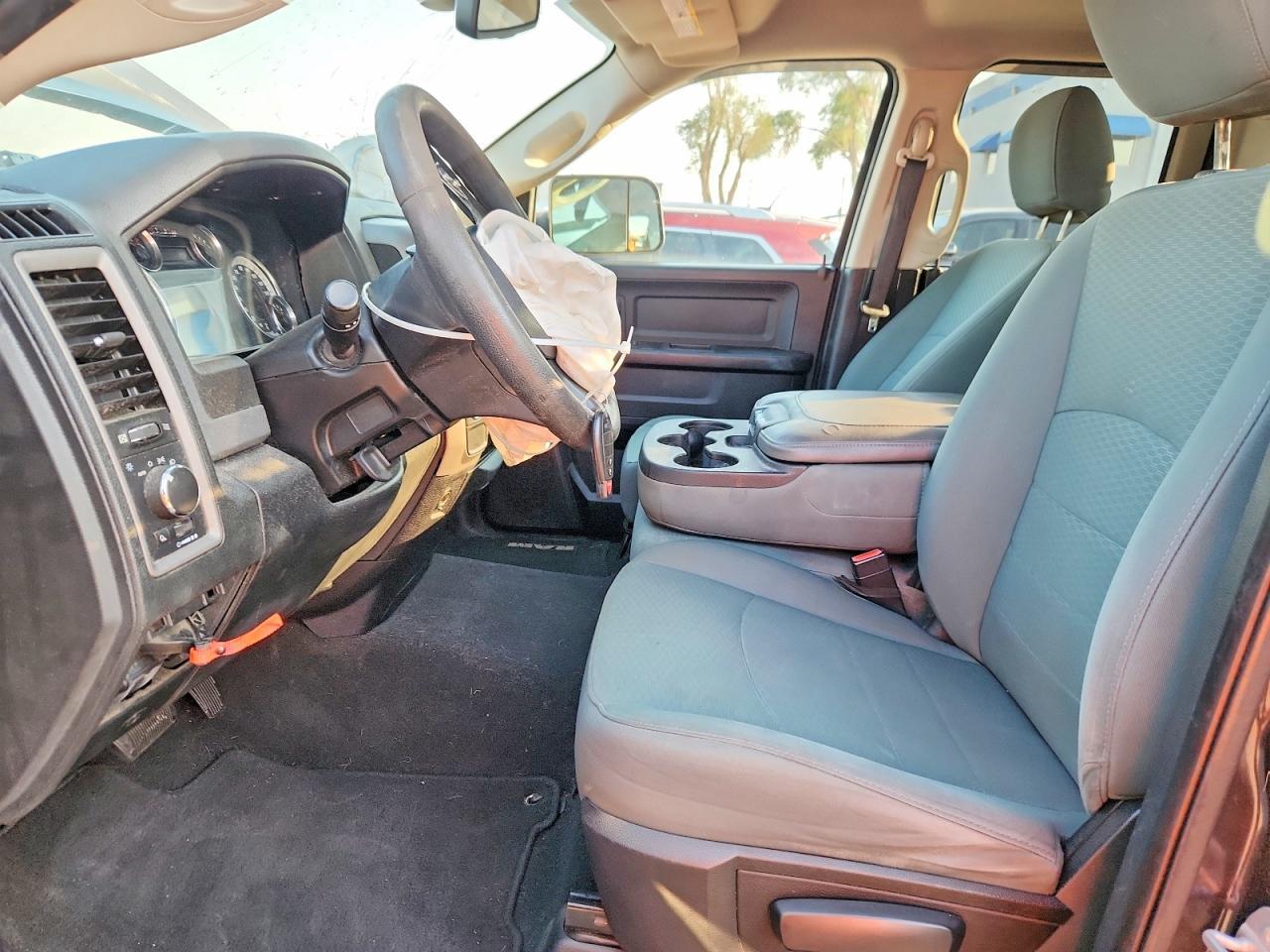 2016 RAM 1500 ST — Фото 7 из 13
