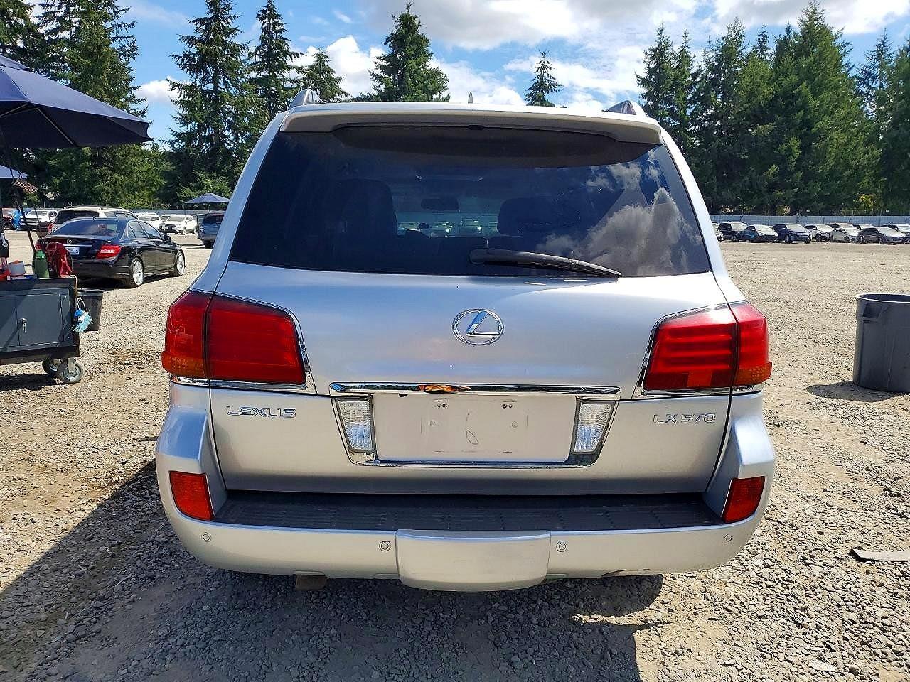 2010 LEXUS LX 570 — Фото 6 из 13
