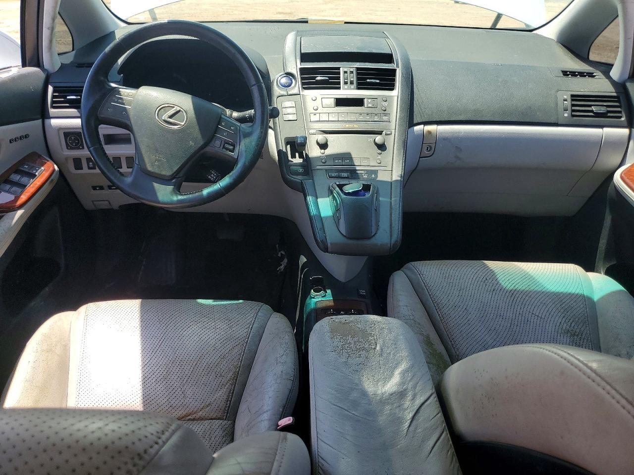 2010 LEXUS HS 250H — Фото 8 из 12
