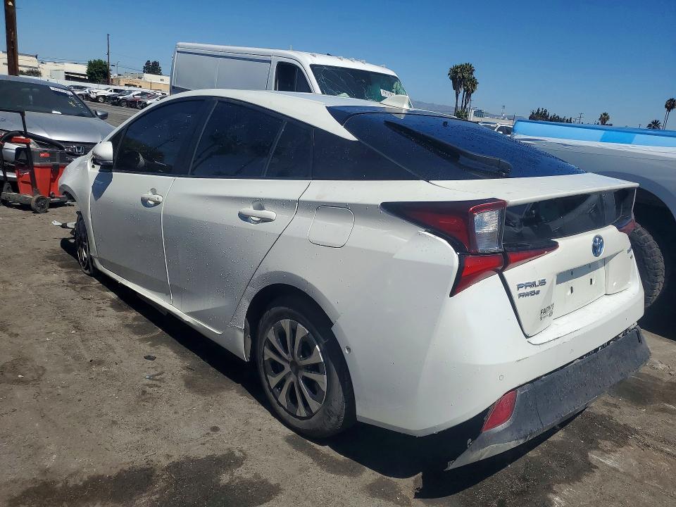 JTDL9RFU7L3015647 2020 TOYOTA PRIUS photo no. 2