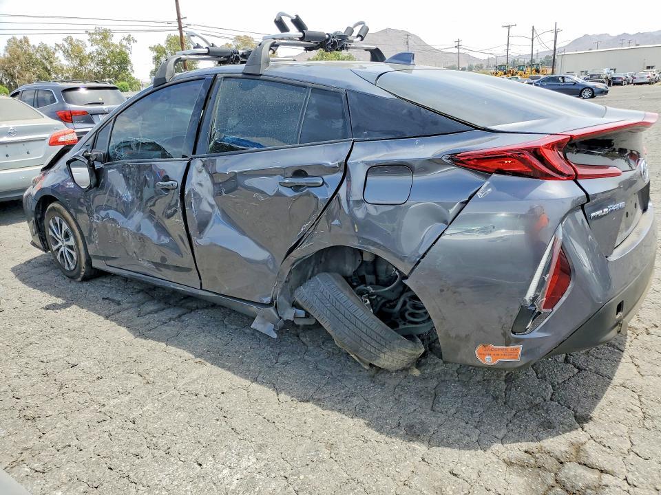 2020 TOYOTA PRIUS PRIME LE — Фото 2 из 12