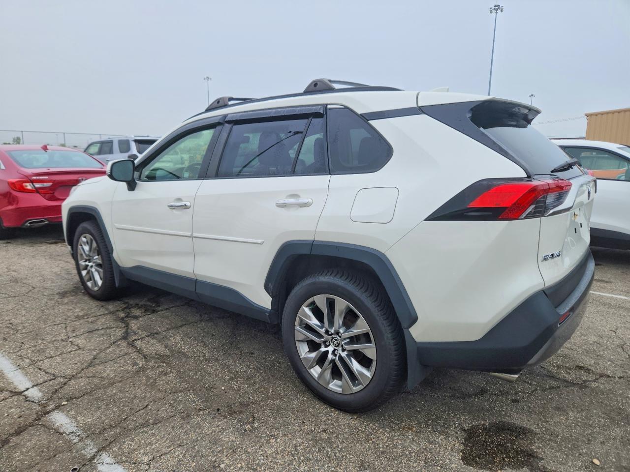 2020 TOYOTA RAV4 LIMITED — Фото 2 из 13