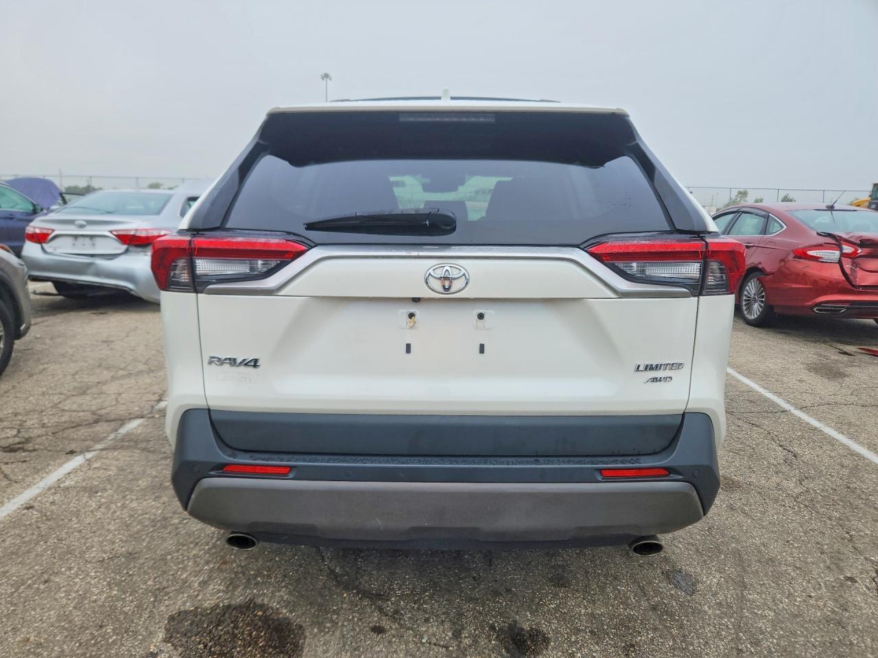 2020 TOYOTA RAV4 LIMITED — Фото 6 из 13