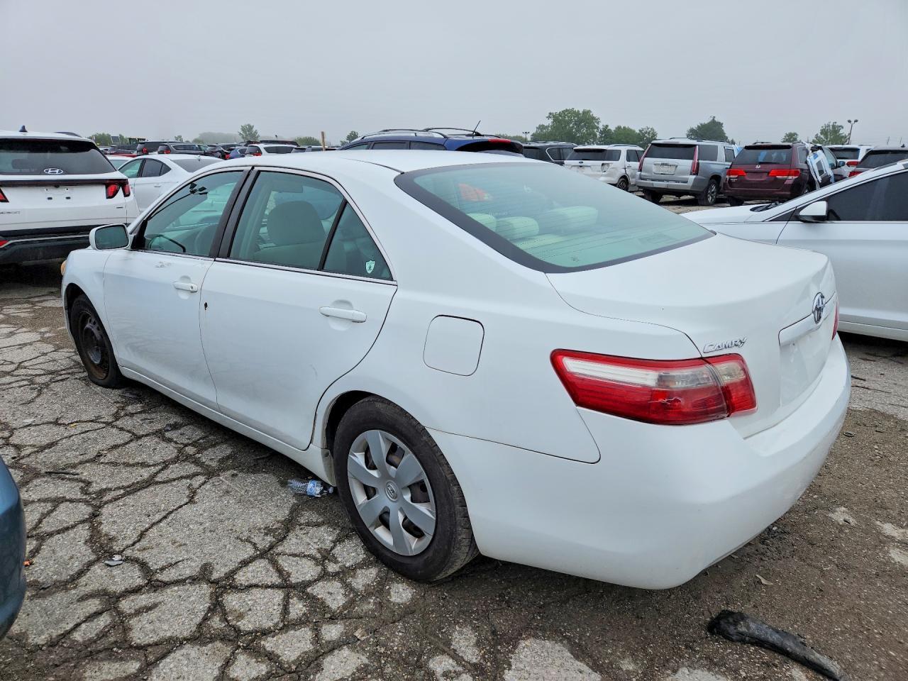 2007 TOYOTA CAMRY LE — Фото 2 из 12