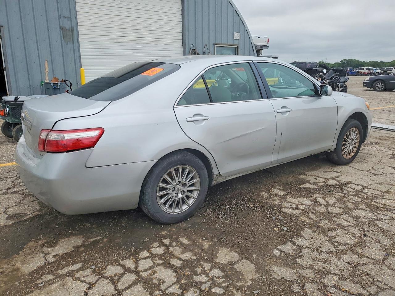 2007 TOYOTA CAMRY LE — Фото 3 из 13