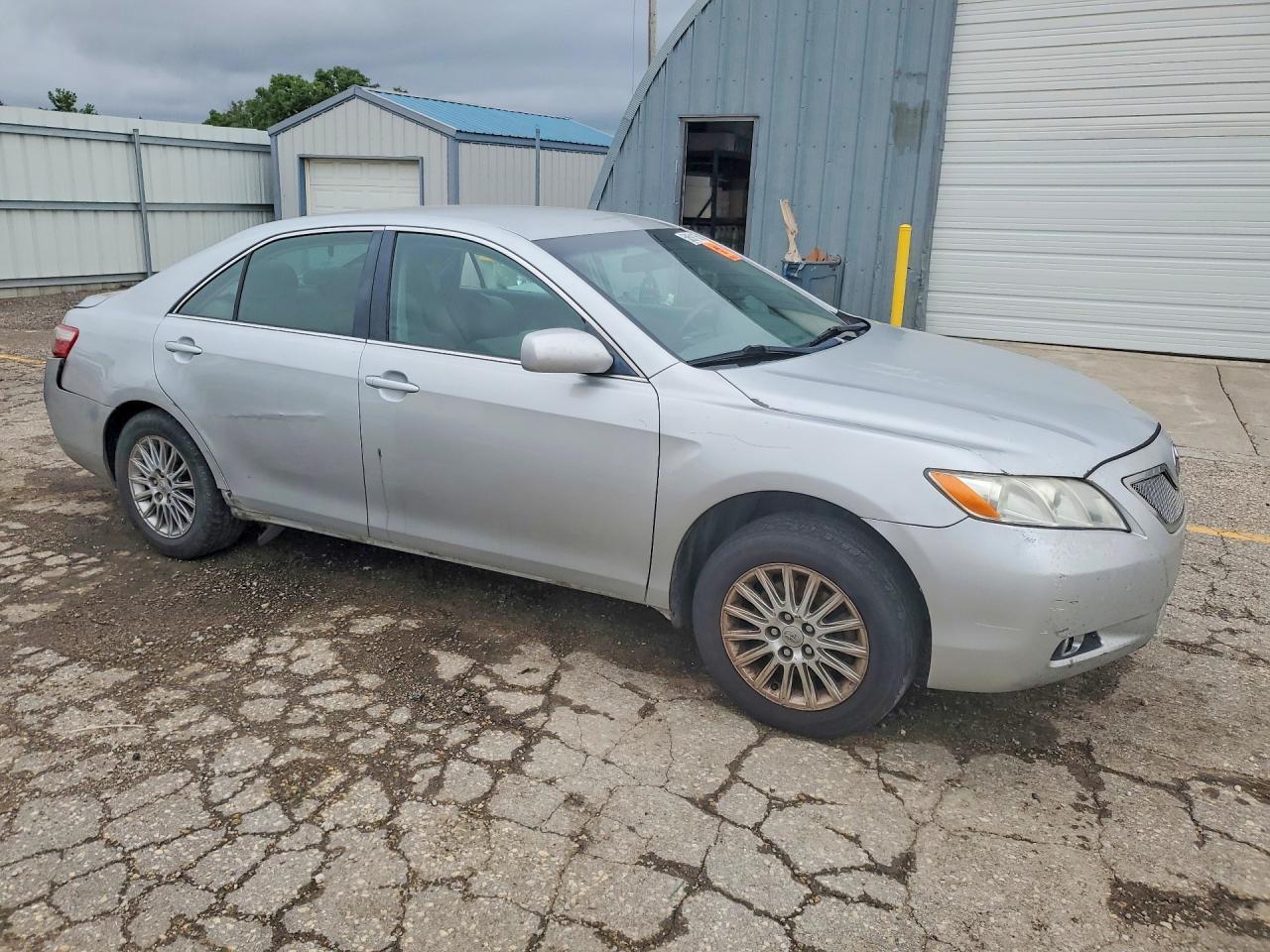 2007 TOYOTA CAMRY LE — Фото 4 из 13