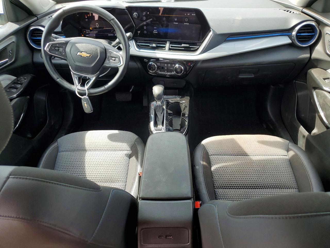 2025 CHEVROLET TRAX 1LT — Фото 8 из 14