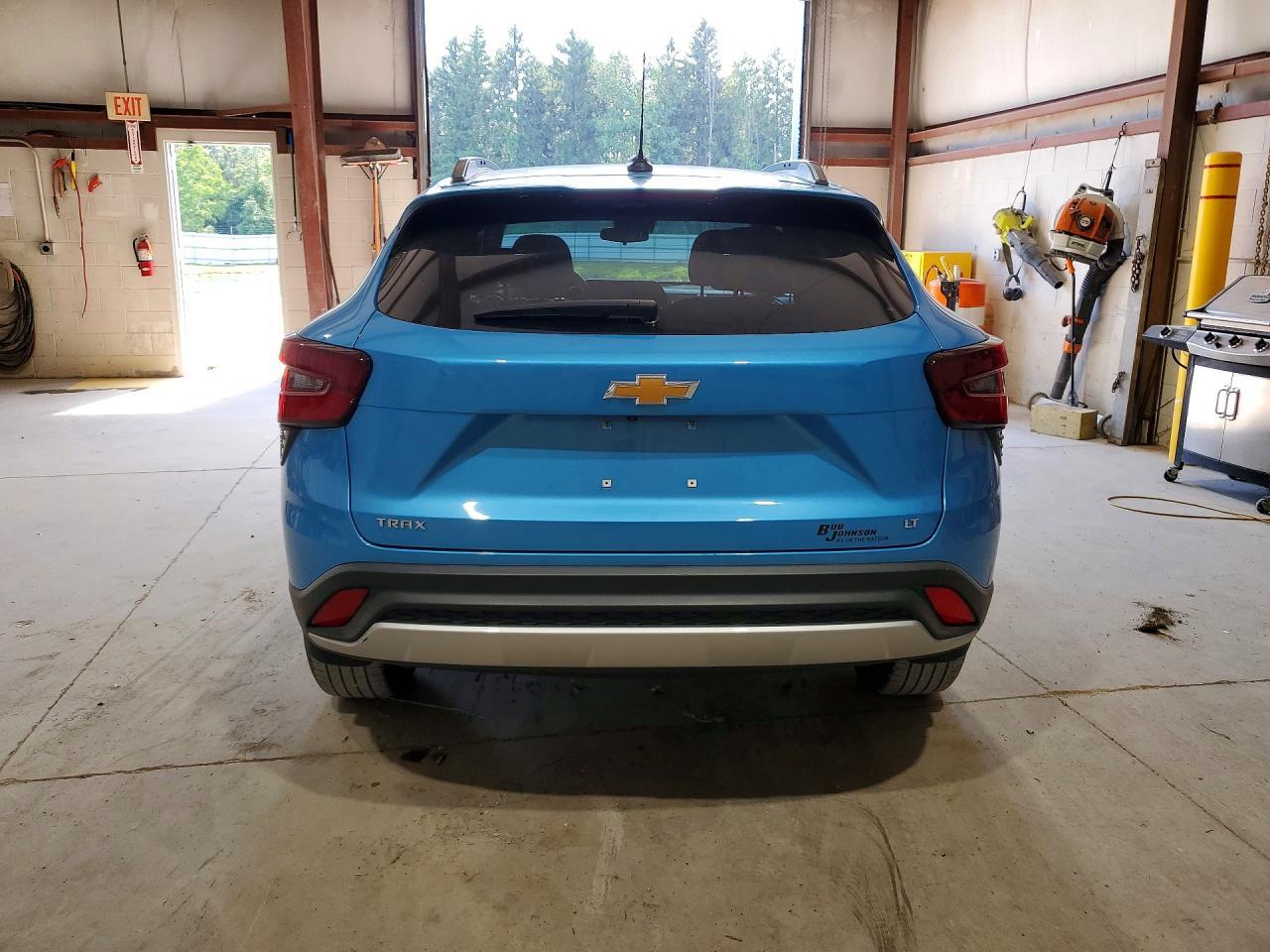 2025 CHEVROLET TRAX 1LT — Фото 6 из 13