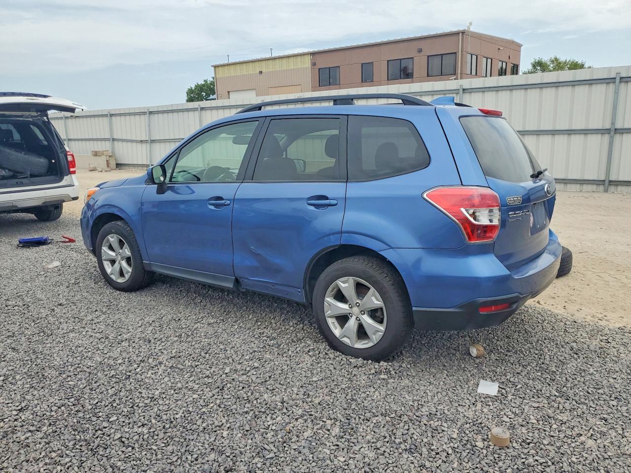 2016 SUBARU FORESTER 2.5I PREMIUM — Фото 2 из 14