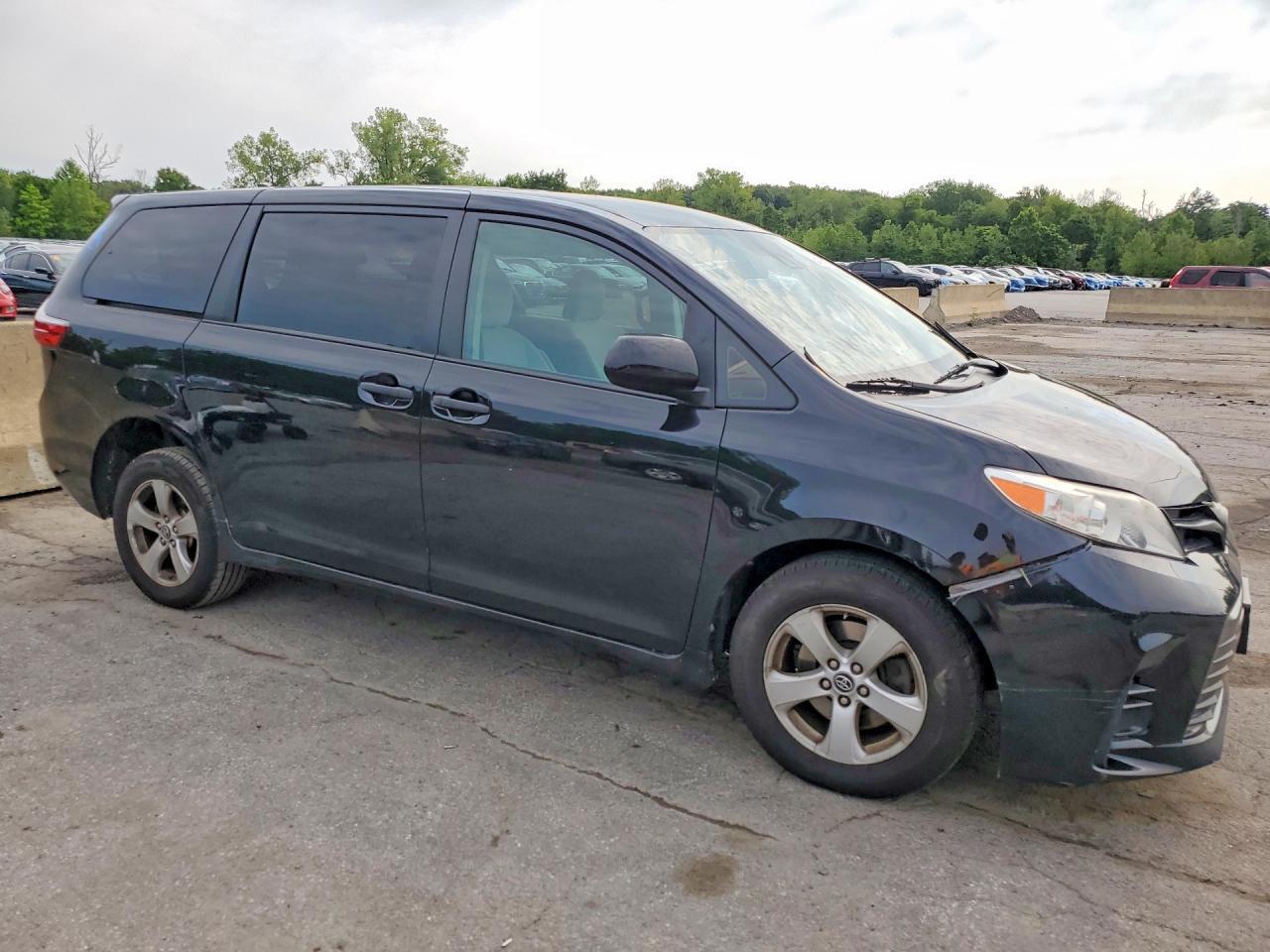 2020 TOYOTA SIENNA L — Фото 4 из 13