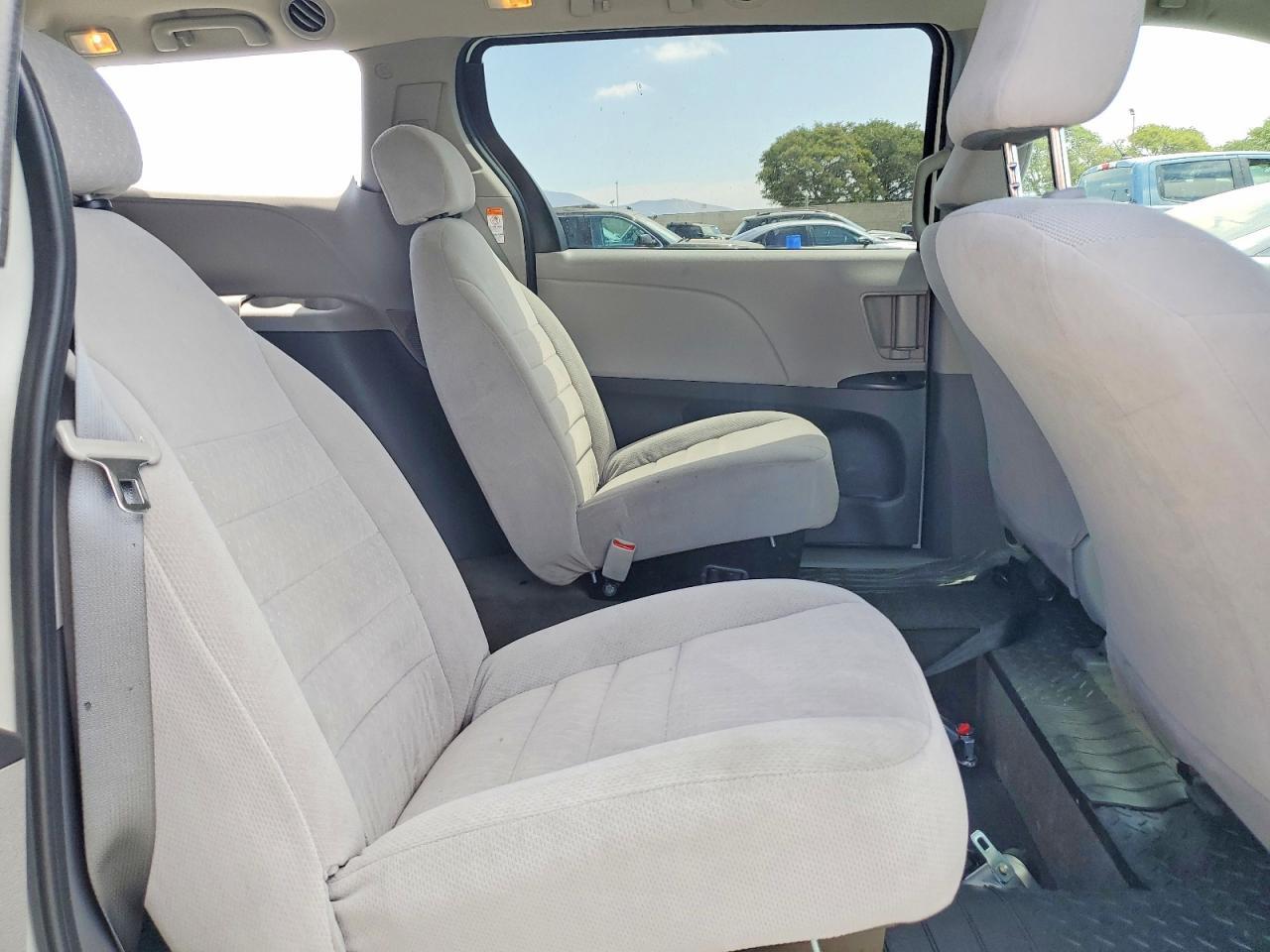 2020 TOYOTA SIENNA L — Фото 11 из 13