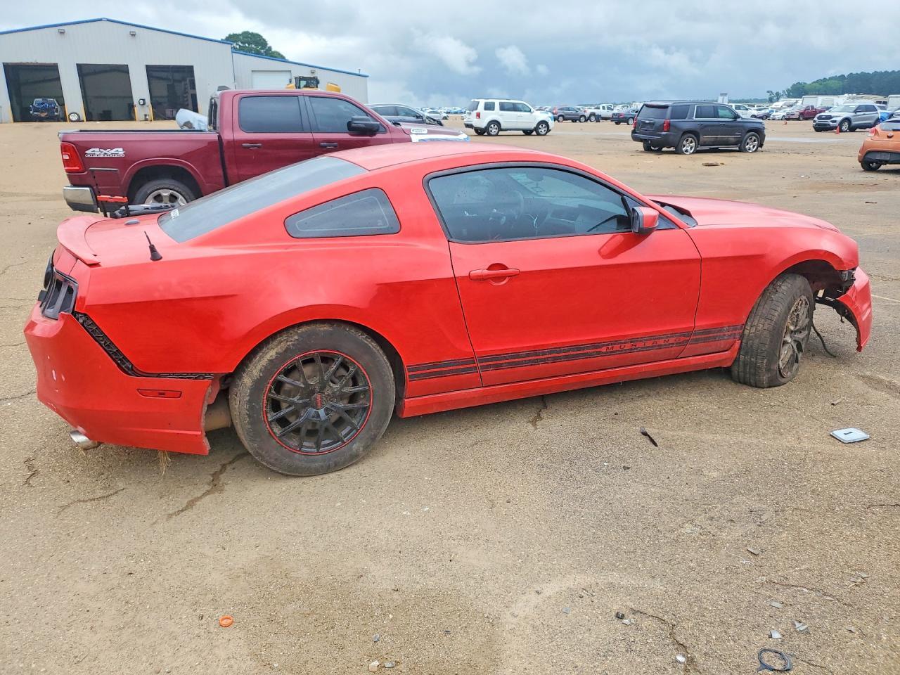 2013 FORD MUSTANG — Фото 3 из 13