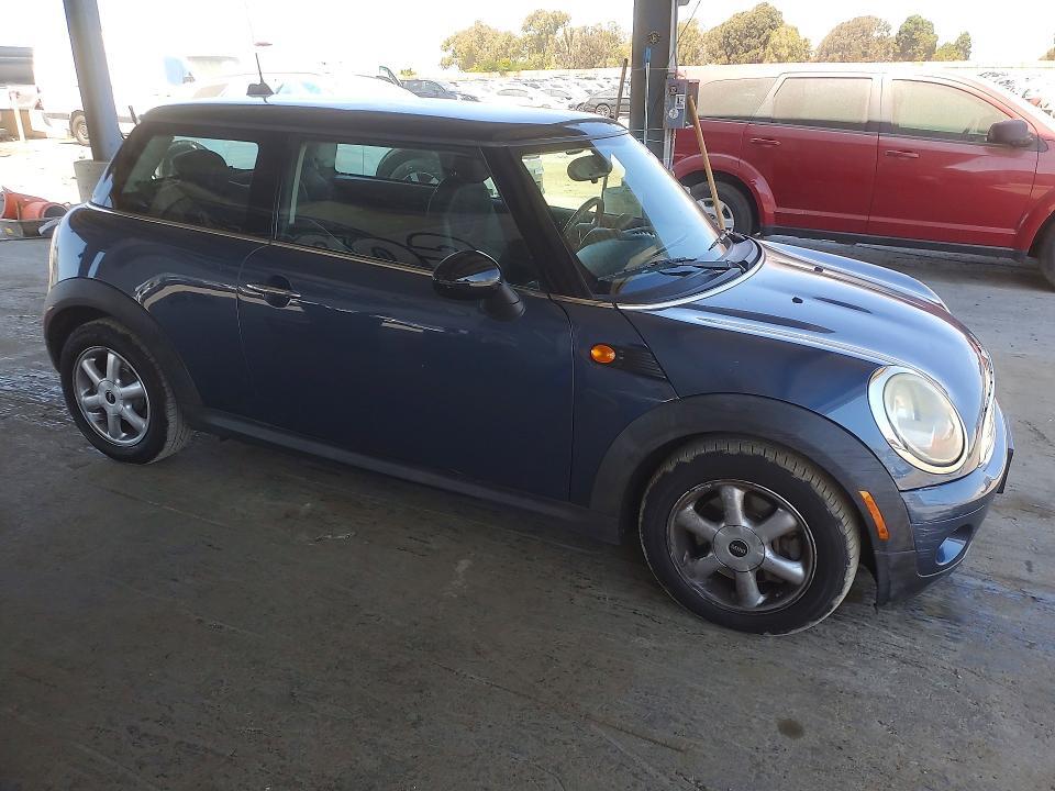 2010 MINI COOPER — Фото 4 из 12