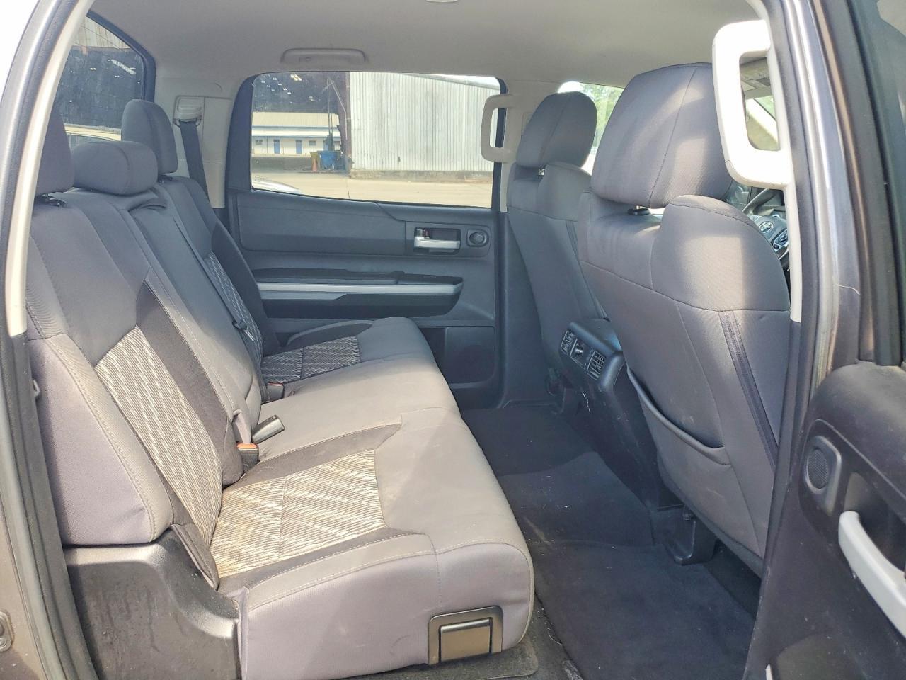 2020 TOYOTA TUNDRA SR5 — Фото 10 из 12