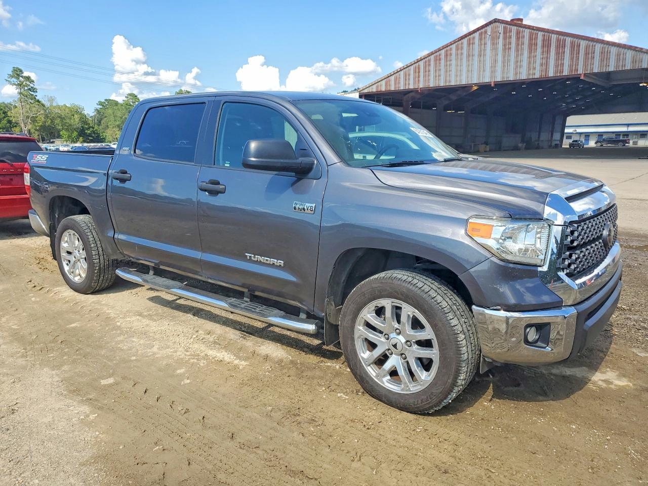 2020 TOYOTA TUNDRA SR5 — Фото 4 из 12