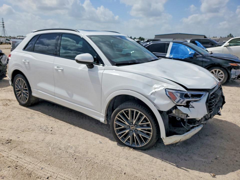 2024 AUDI Q3 PREMIUM 40 — Фото 4 из 13