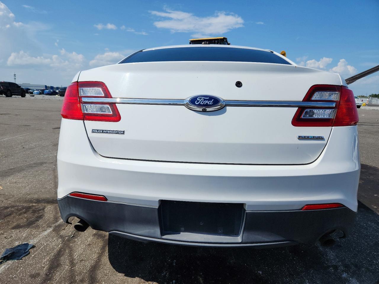 2013 FORD TAURUS POLICE INTERCEPTOR — Фото 6 из 12