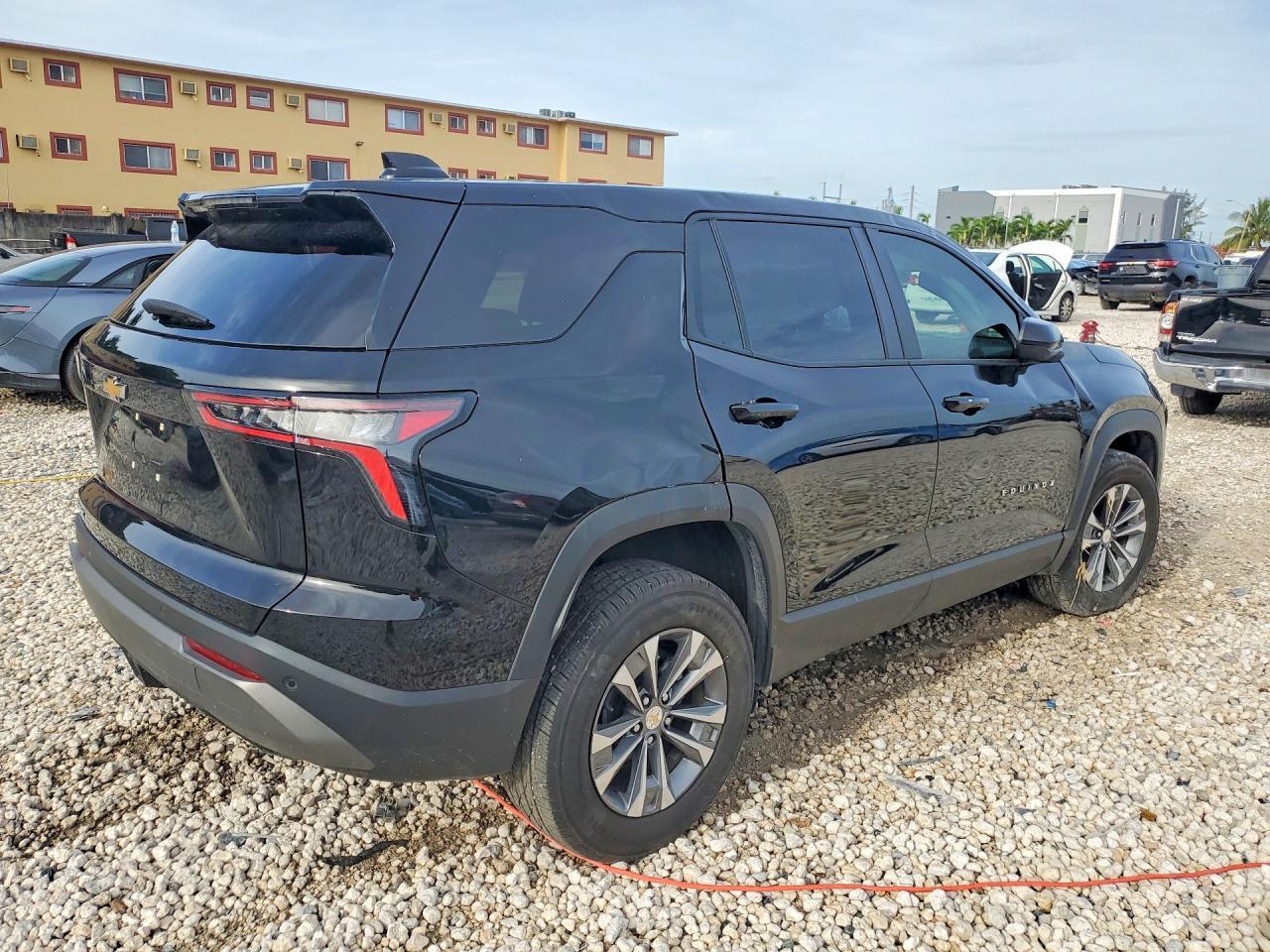 2025 CHEVROLET EQUINOX LT — Фото 3 из 12