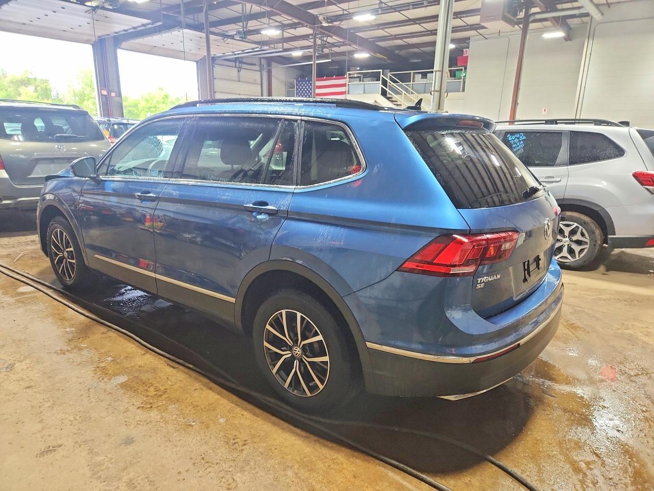2020 VOLKSWAGEN TIGUAN SE/SEL — Фото 2 из 13