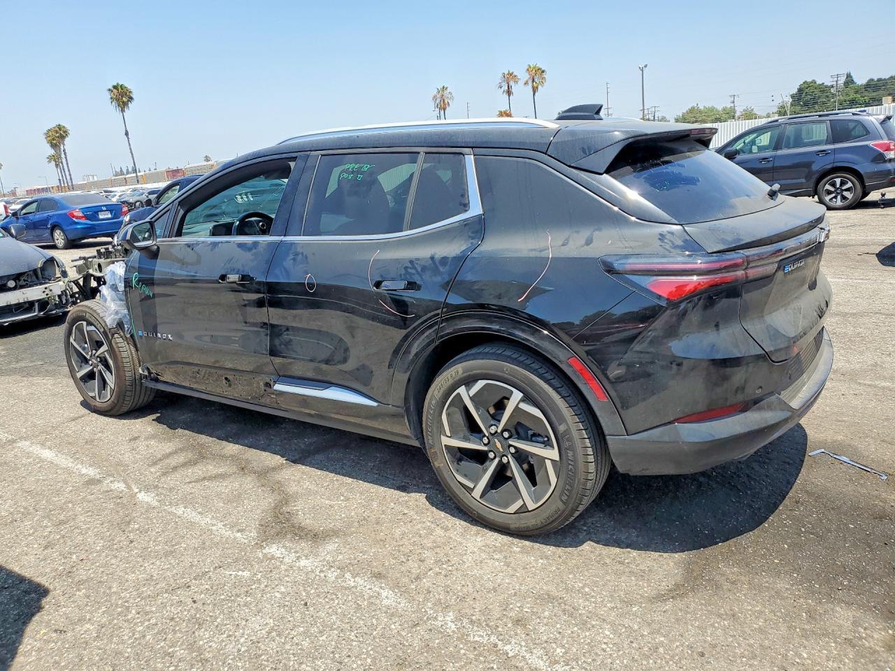 2025 CHEVROLET EQUINOX LT — Фото 2 из 14