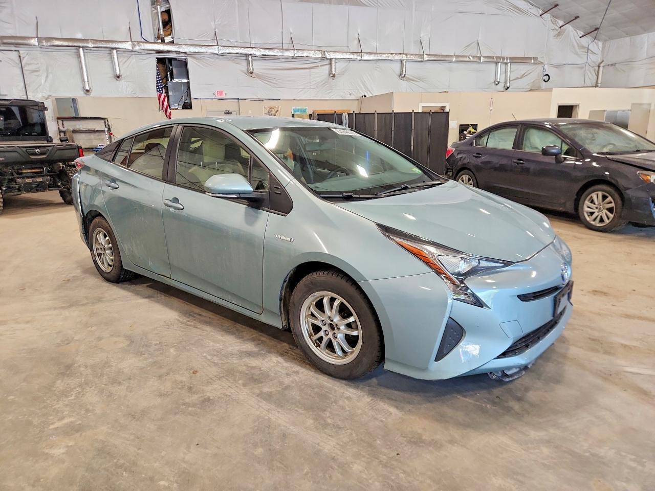 2016 TOYOTA PRIUS TWO — Фото 4 из 12