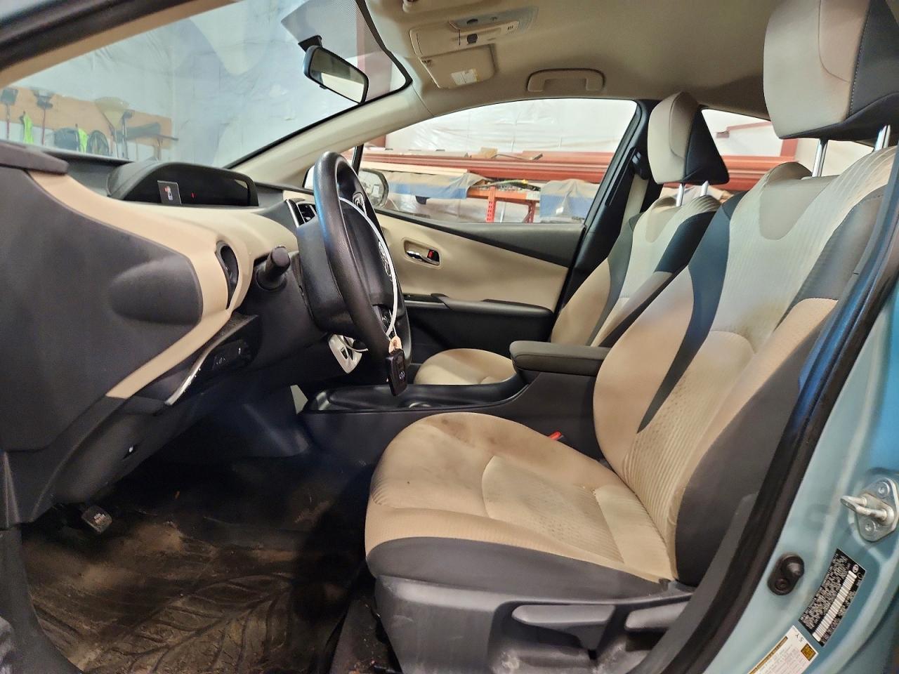 2016 TOYOTA PRIUS TWO — Фото 7 из 12