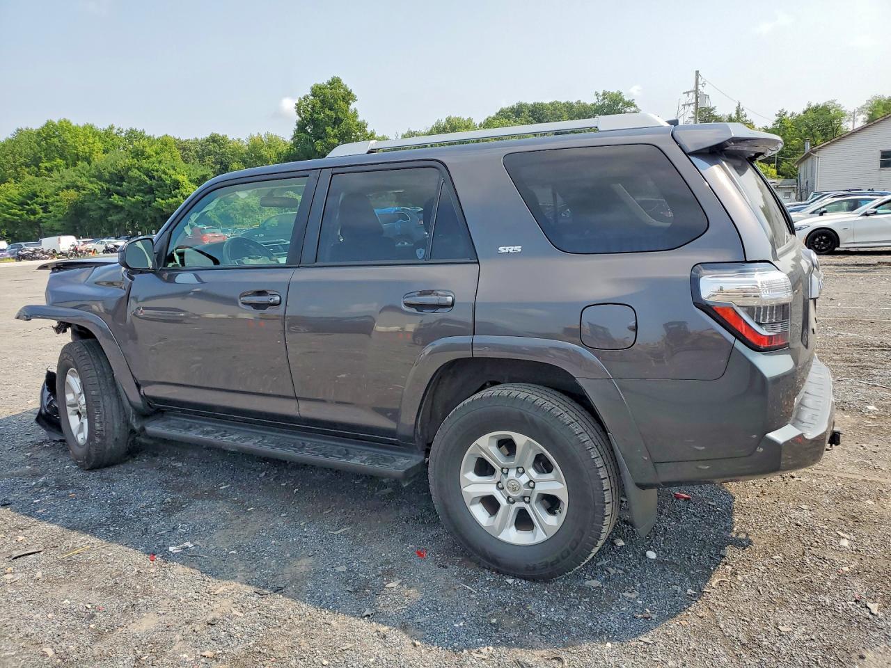 2016 TOYOTA 4RUNNER SR5 — Фото 2 из 13