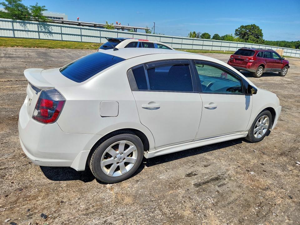 2010 NISSAN SENTRA 2.0 — Фото 3 из 12