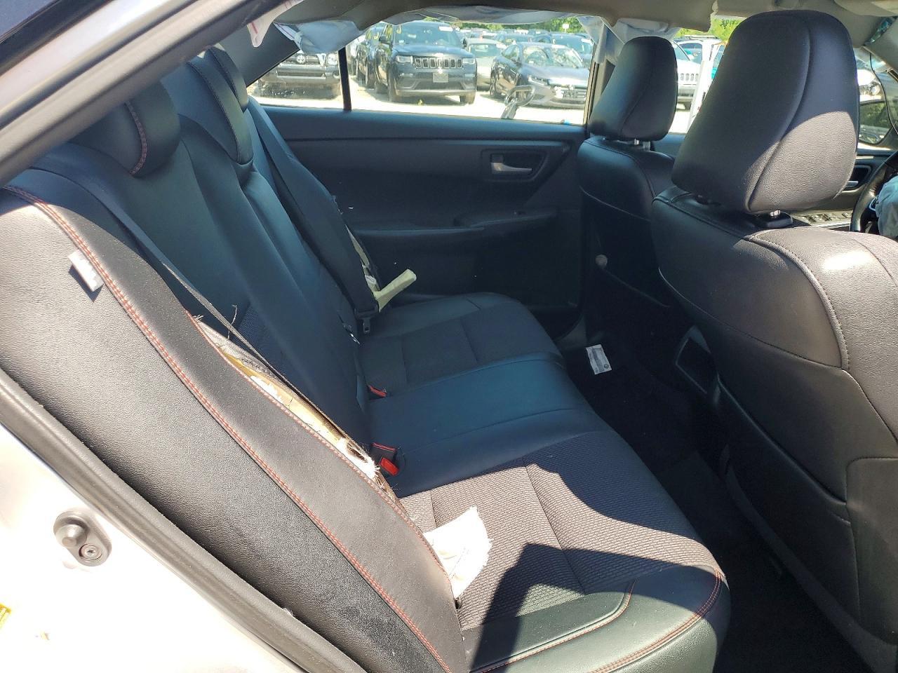 2016 TOYOTA CAMRY SE — Фото 10 из 12