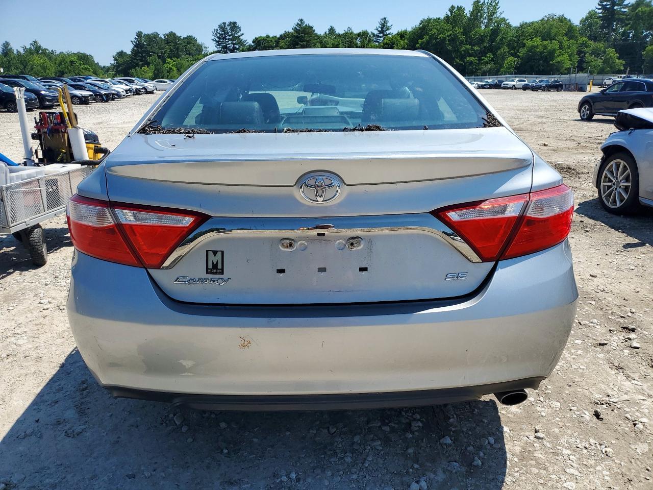 2016 TOYOTA CAMRY SE — Фото 6 из 12