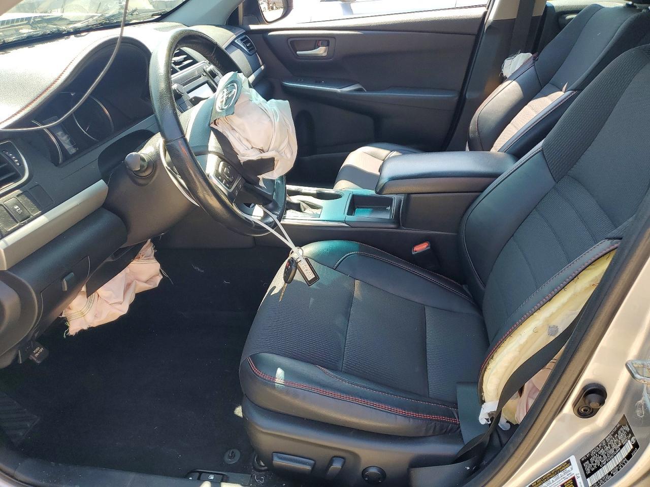 2016 TOYOTA CAMRY SE — Фото 7 из 12