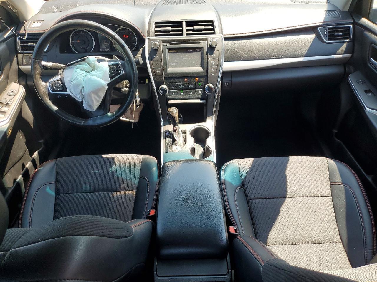 2016 TOYOTA CAMRY SE — Фото 8 из 12