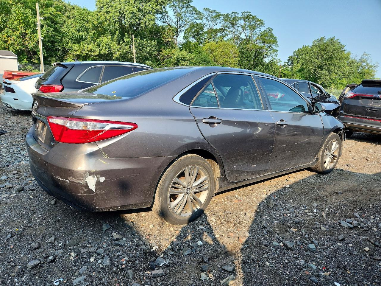 2016 TOYOTA CAMRY SE — Фото 3 из 12