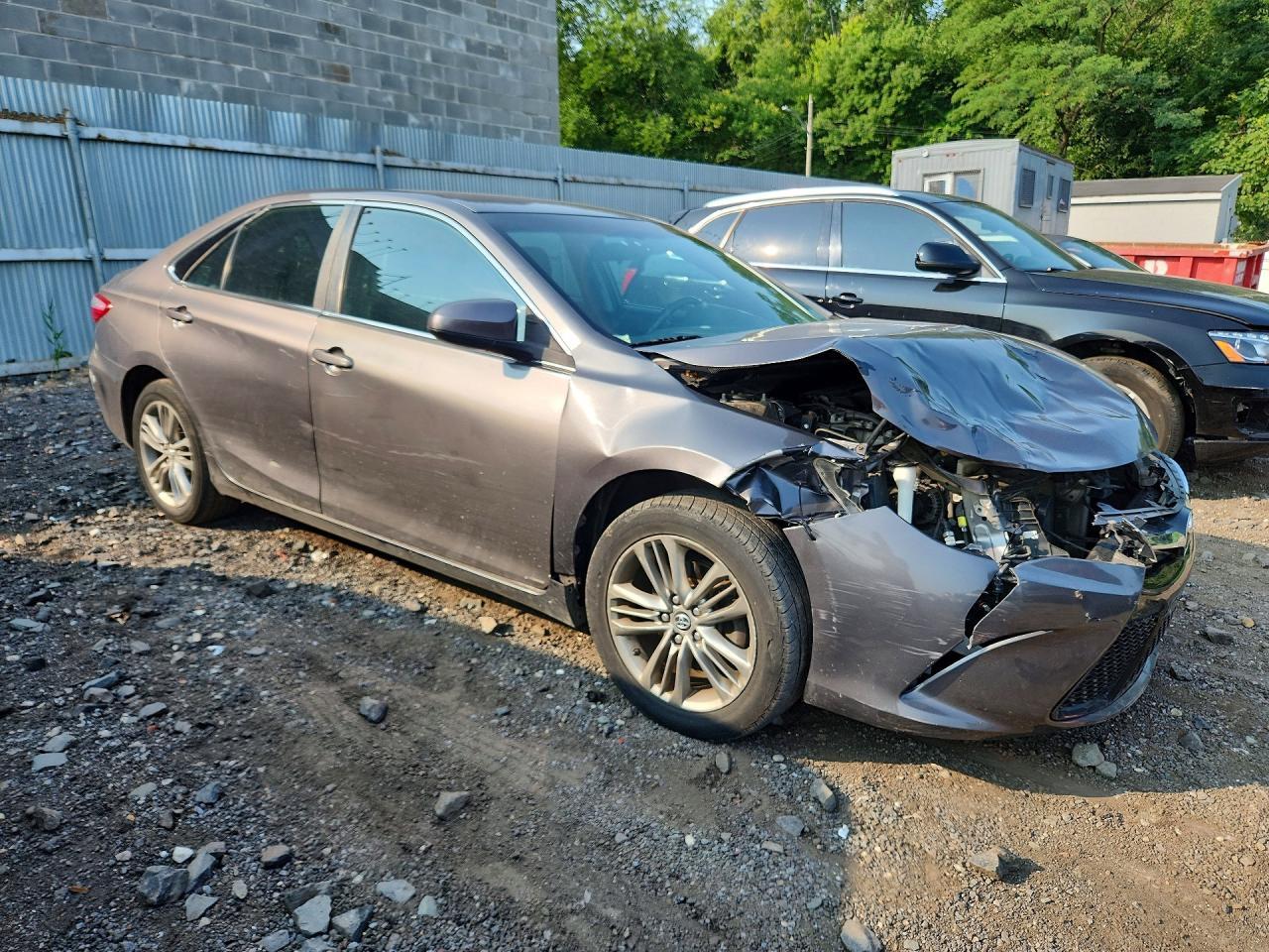 2016 TOYOTA CAMRY SE — Фото 4 из 12